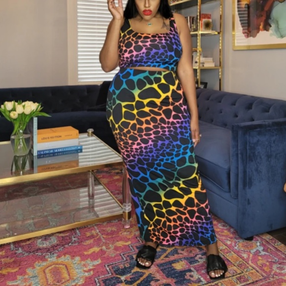 2 pc Vibrant animal skirt set